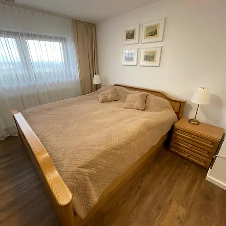 Gruenes Apartament *